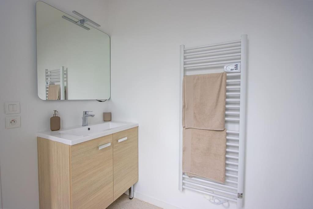 Appartement Avec Terrasse Et Parking, A Meaux Ngoại thất bức ảnh
